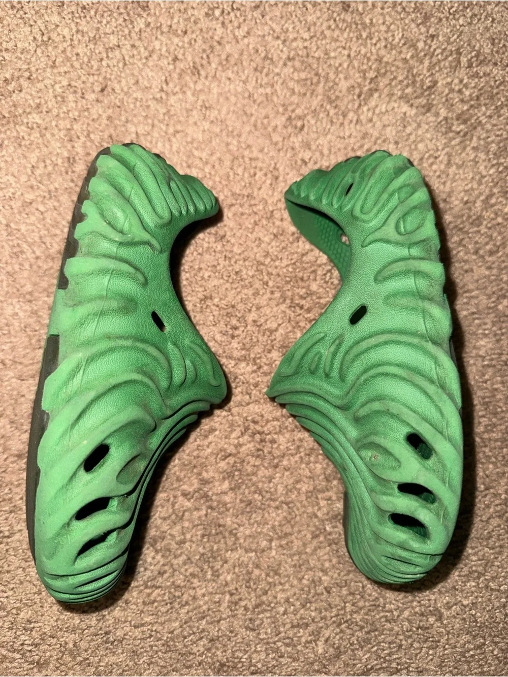 Kids Crocs Green size 11c